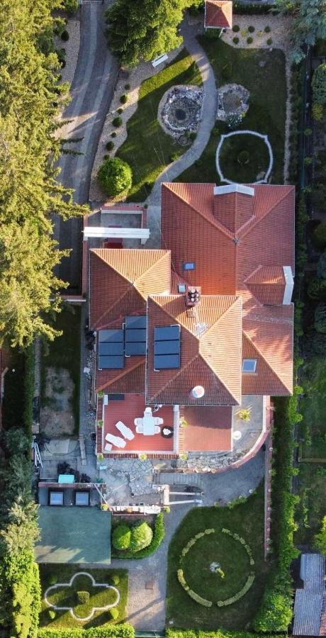 3 Bedroom Private Floor In Luxury Mansion Budapesta Exterior foto