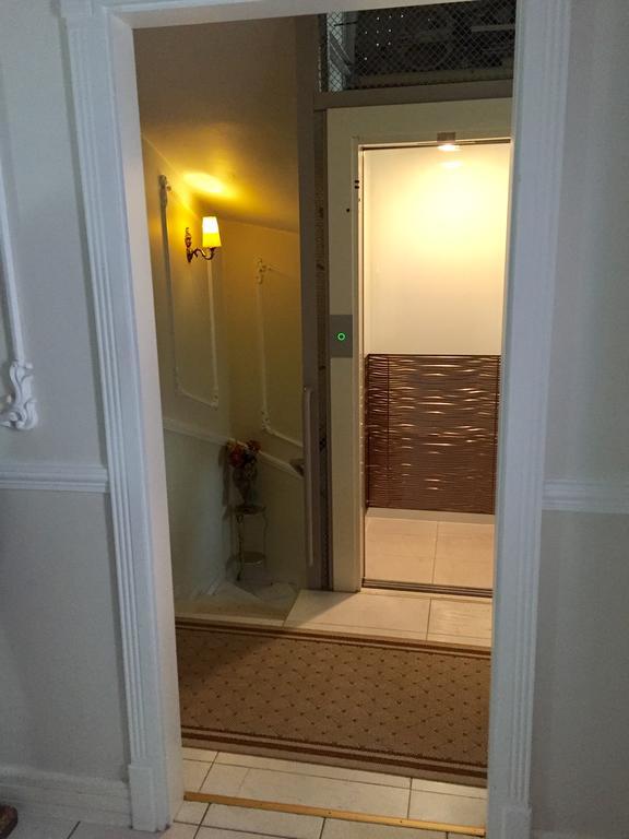 3 Bedroom Private Floor In Luxury Mansion Budapesta Exterior foto